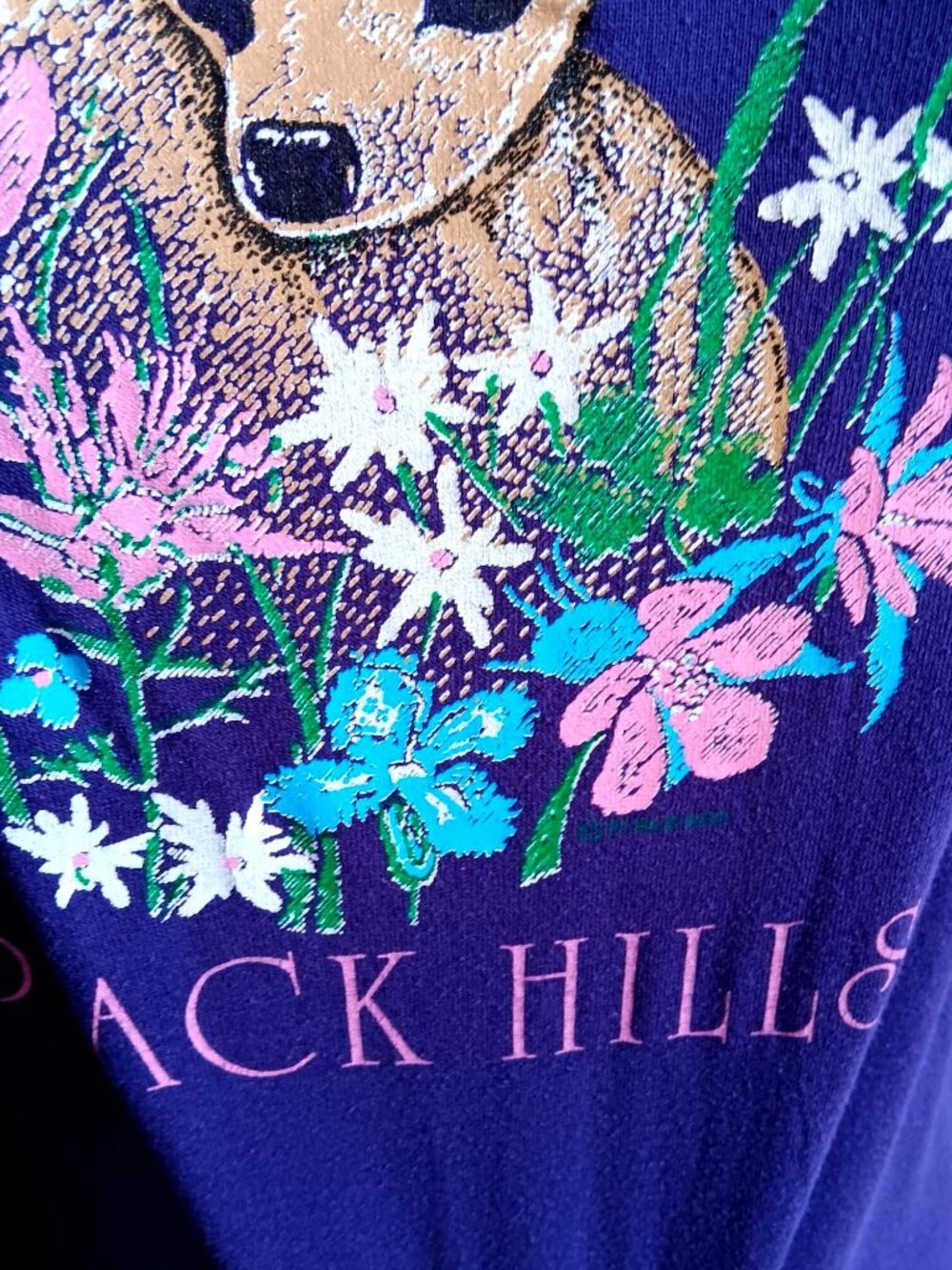 True Vintage T-shirt XS 1990s Black Hills SD T-shirt Purple Jerzees Baby Deer
